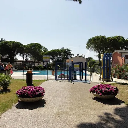 Appartement Flat In A With Shared Pool