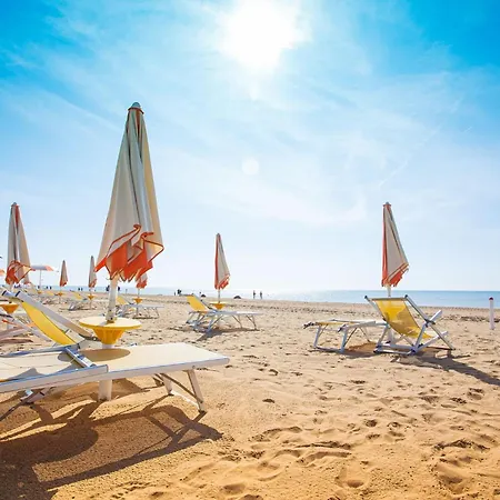 Flat In A With Shared Pool Bibione